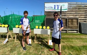 Deux archers du club découvrent le Run Archery